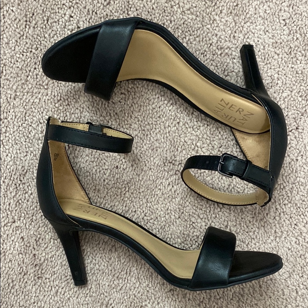 Naturalizer Black Heels Sleek Minimalist Design Size 5 - Picture 6 of 16
